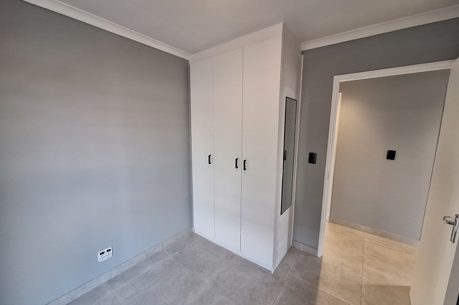 To Let 4 Bedroom Property for Rent in Protea Village Western Cape